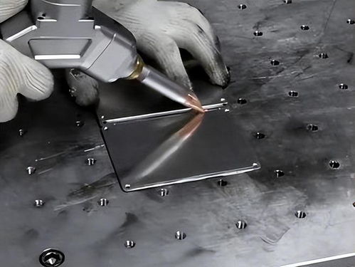 本地实力厂家，1500W水冷激光手持焊机 轻松攻克家电零配件焊接难题